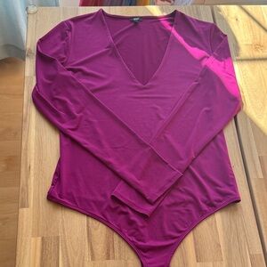 Express Body Contour Compression Long Sleeve V-Neck Bodysuit - size L